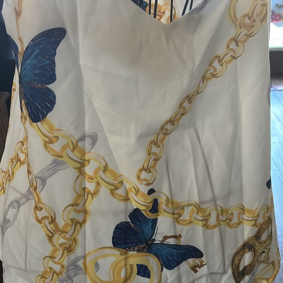 35% cotton 65% polyester. Ladies top. - Picture 6 of 6